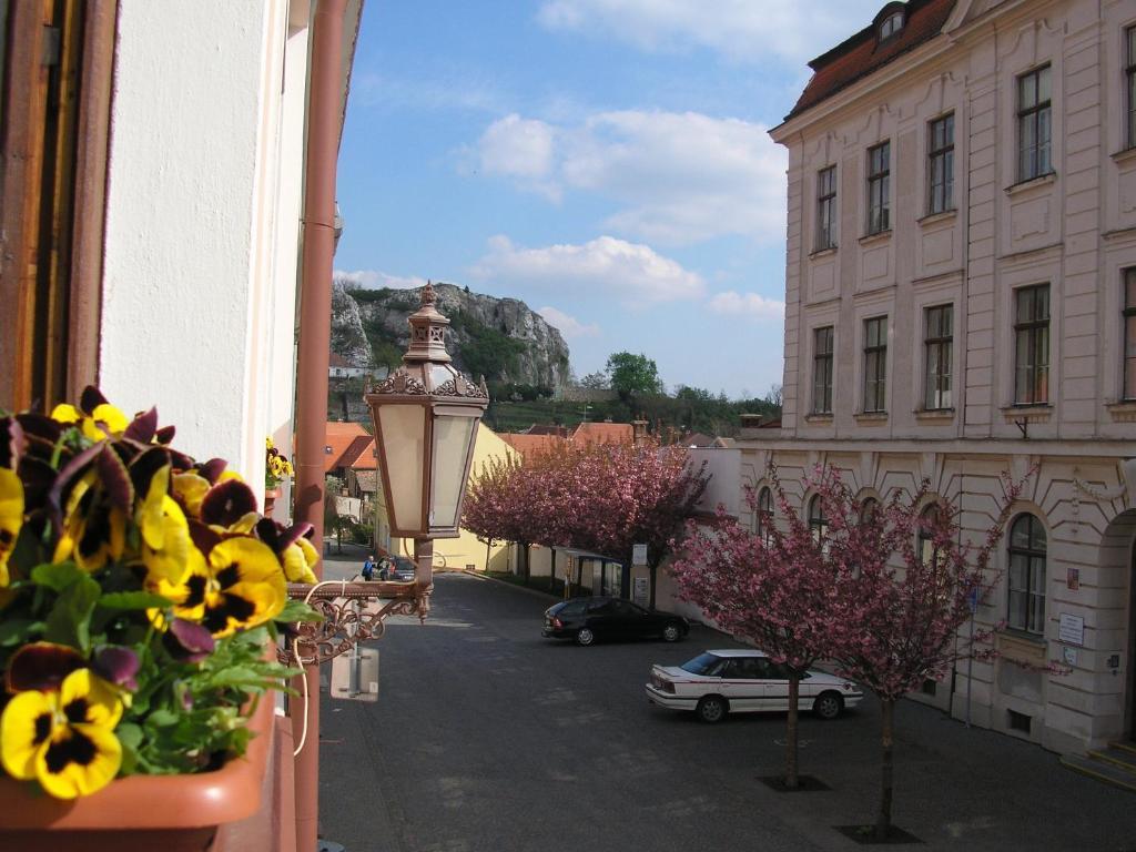 Penzion U Zabaka Микулов Экстерьер фото