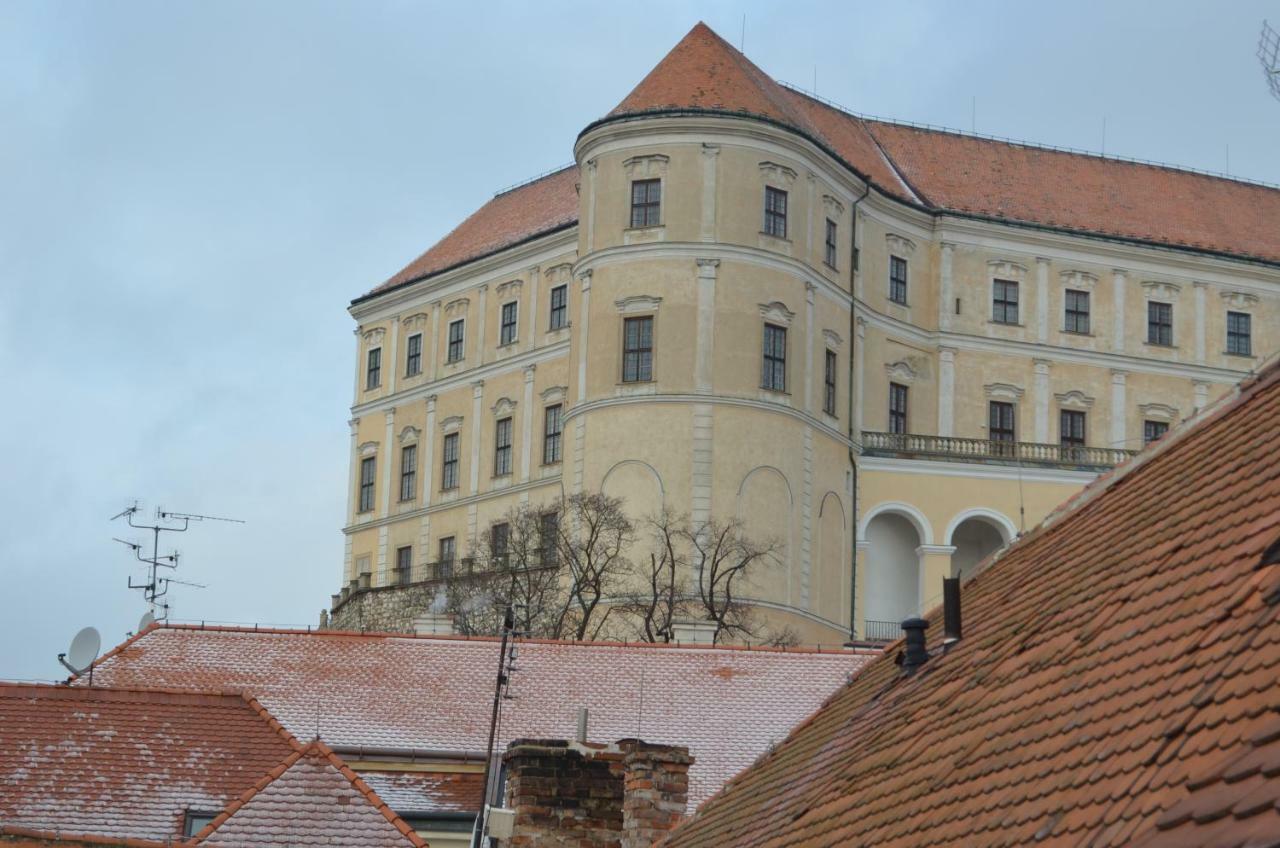 Penzion U Zabaka Микулов Экстерьер фото