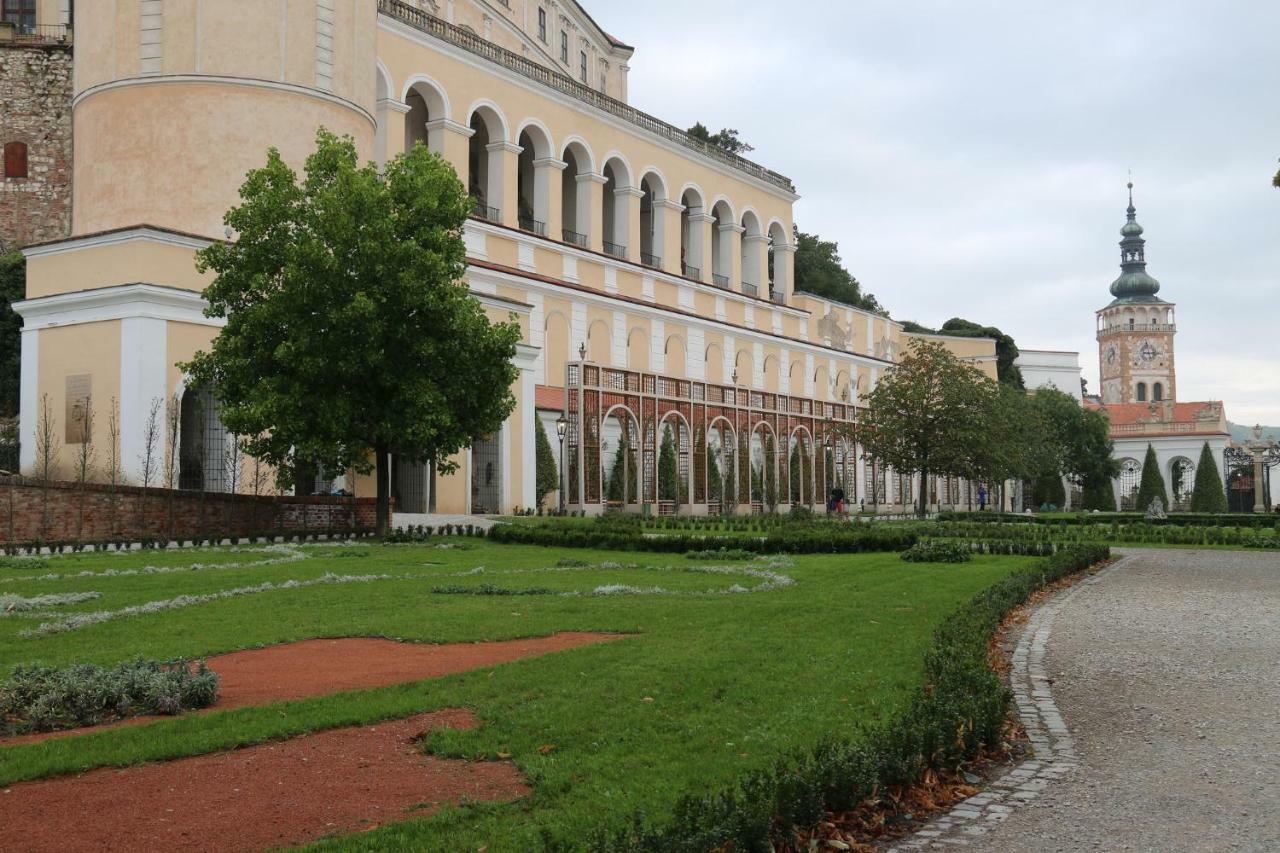 Penzion U Zabaka Микулов Экстерьер фото
