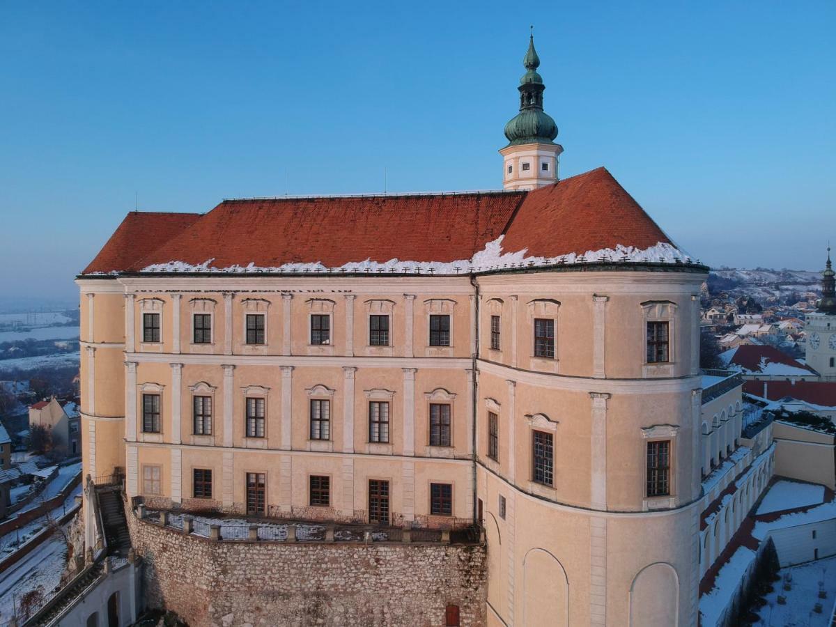 Penzion U Zabaka Микулов Экстерьер фото